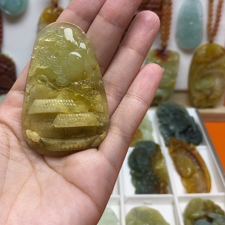 蛇纹石玉未镶嵌颈饰