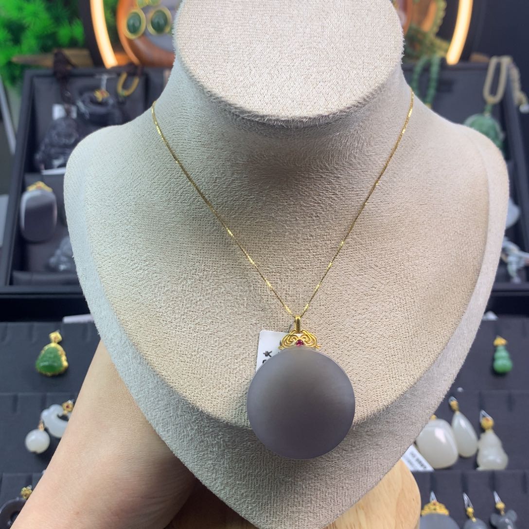 和田玉吊坠18K金镶嵌