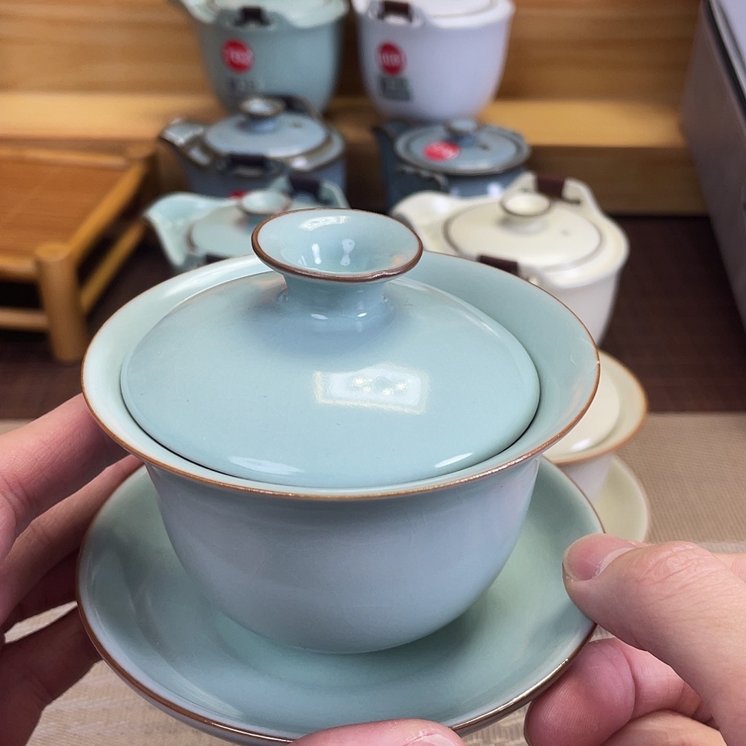 瓷片。。。。。。。。。。。。。。。