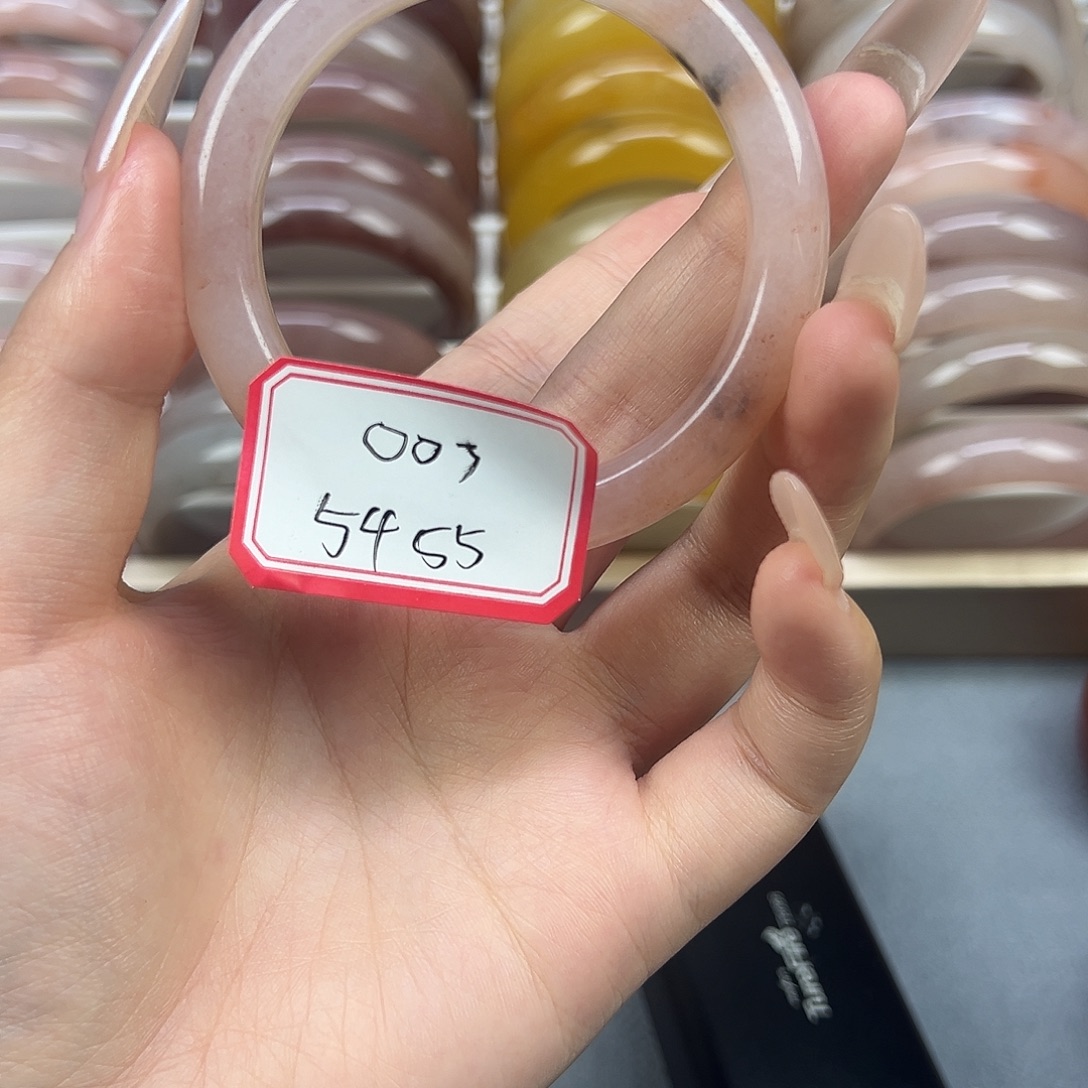 未镶嵌手镯石英质玉
