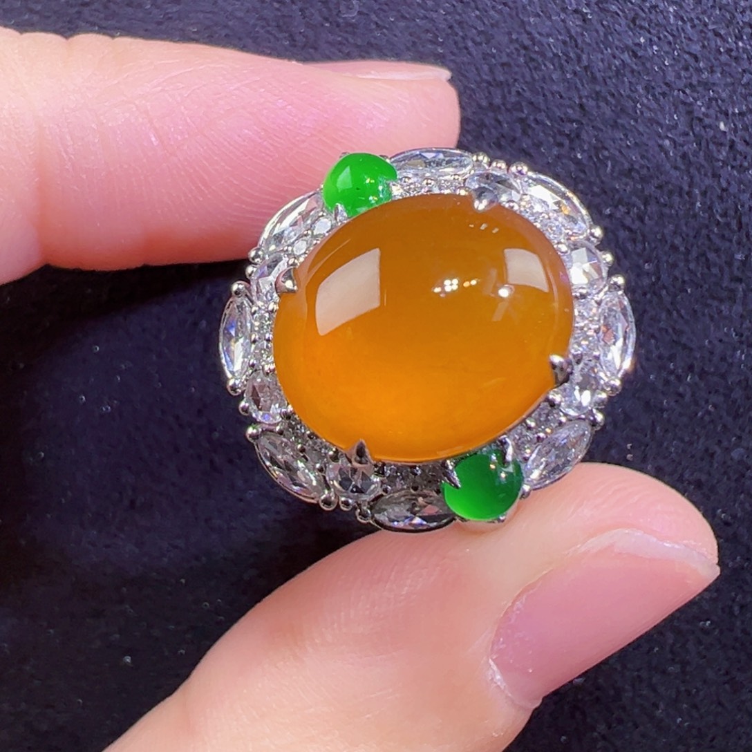 翡翠18K金镶嵌戒指戒指