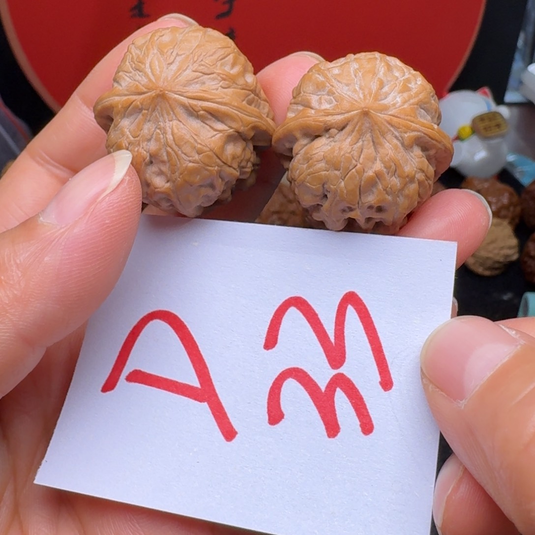 文玩核桃把件30铁莲花