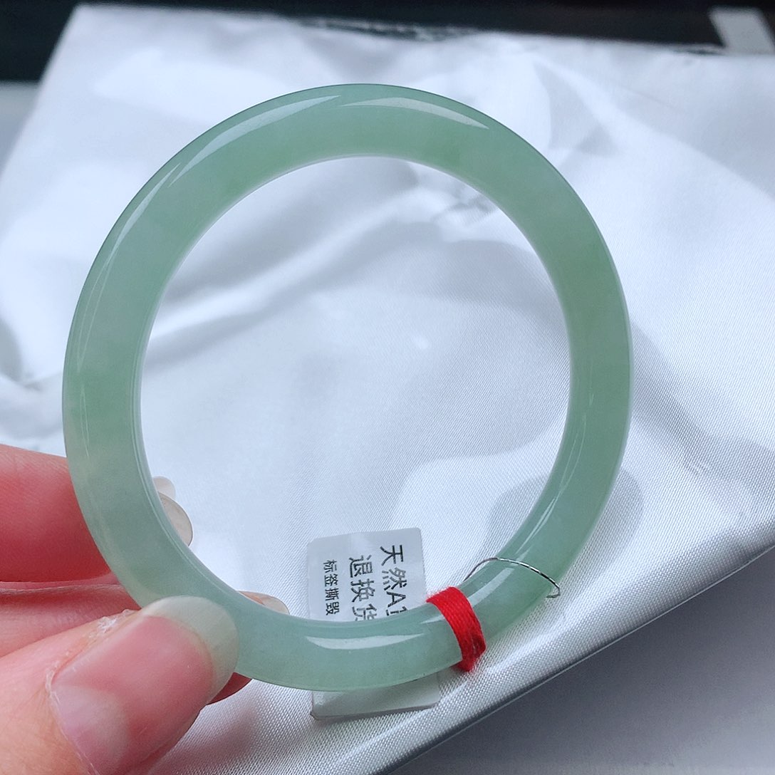 翡翠手镯未镶嵌53圆