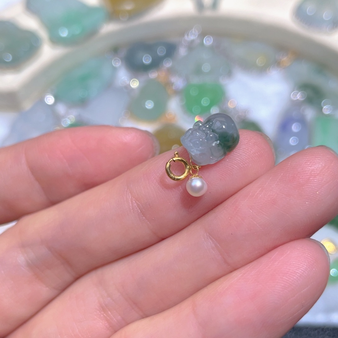 翡翠颈饰18K金镶嵌翡翠