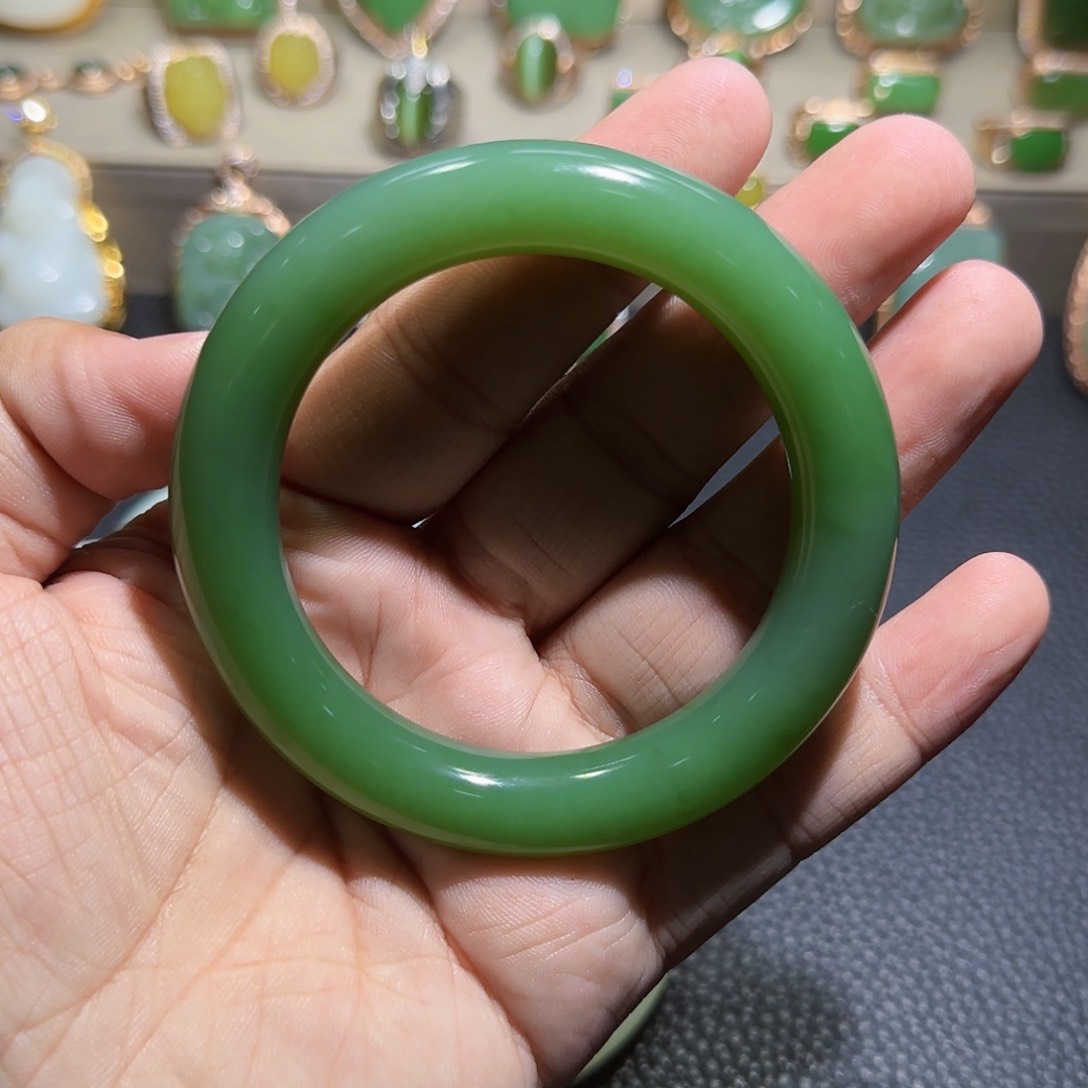 和田玉（碧玉）手镯未镶嵌东*