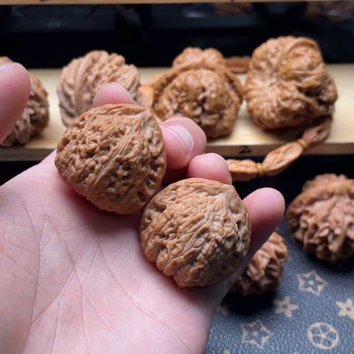 核桃金蝉子文玩核桃