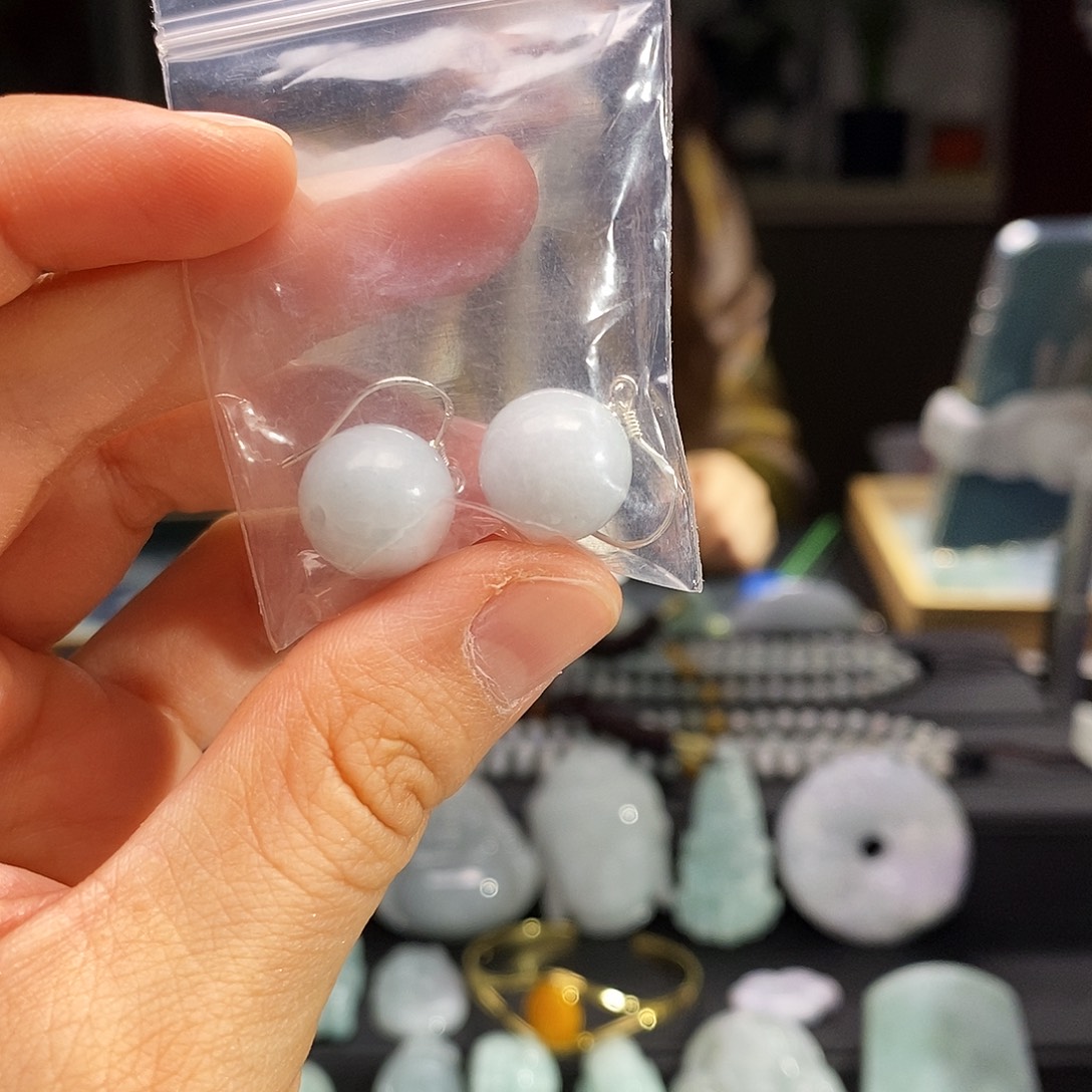 翡翠未镶嵌颈饰耳环