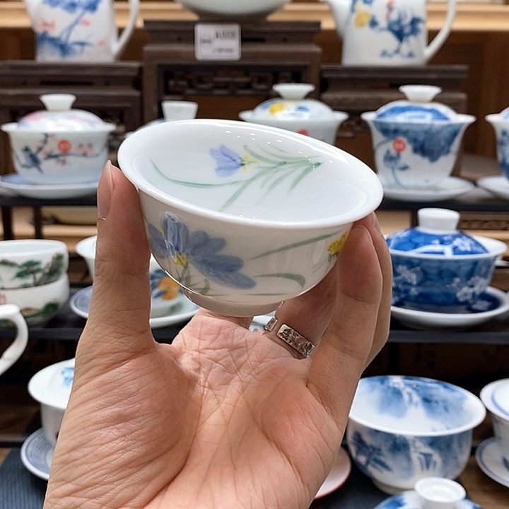 手绘永乐蝴蝶兰压手杯85cc釉下彩微瑕福利款