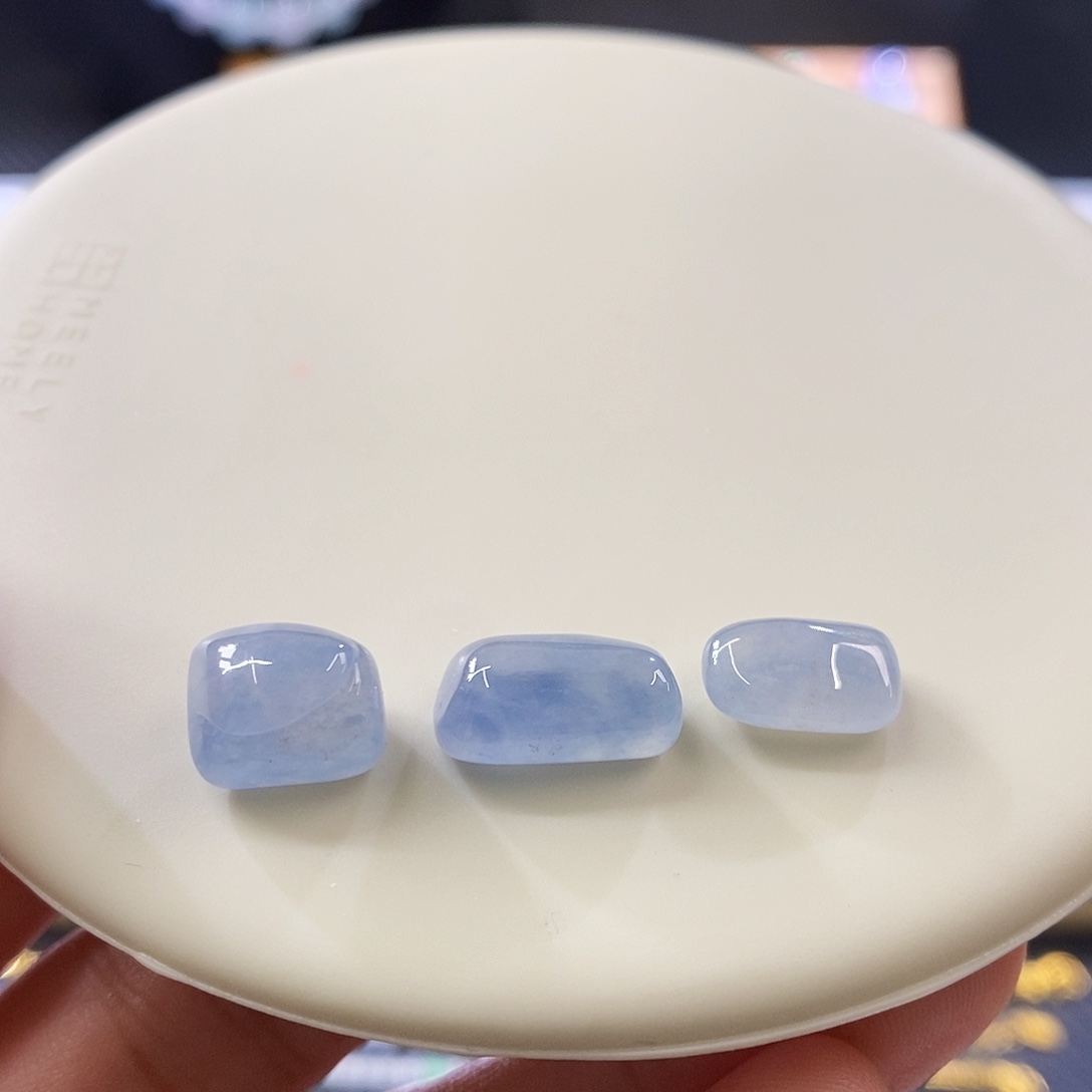 翡翠挂件未镶嵌随行