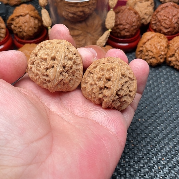 尼***三把件文玩核桃三角白39尺