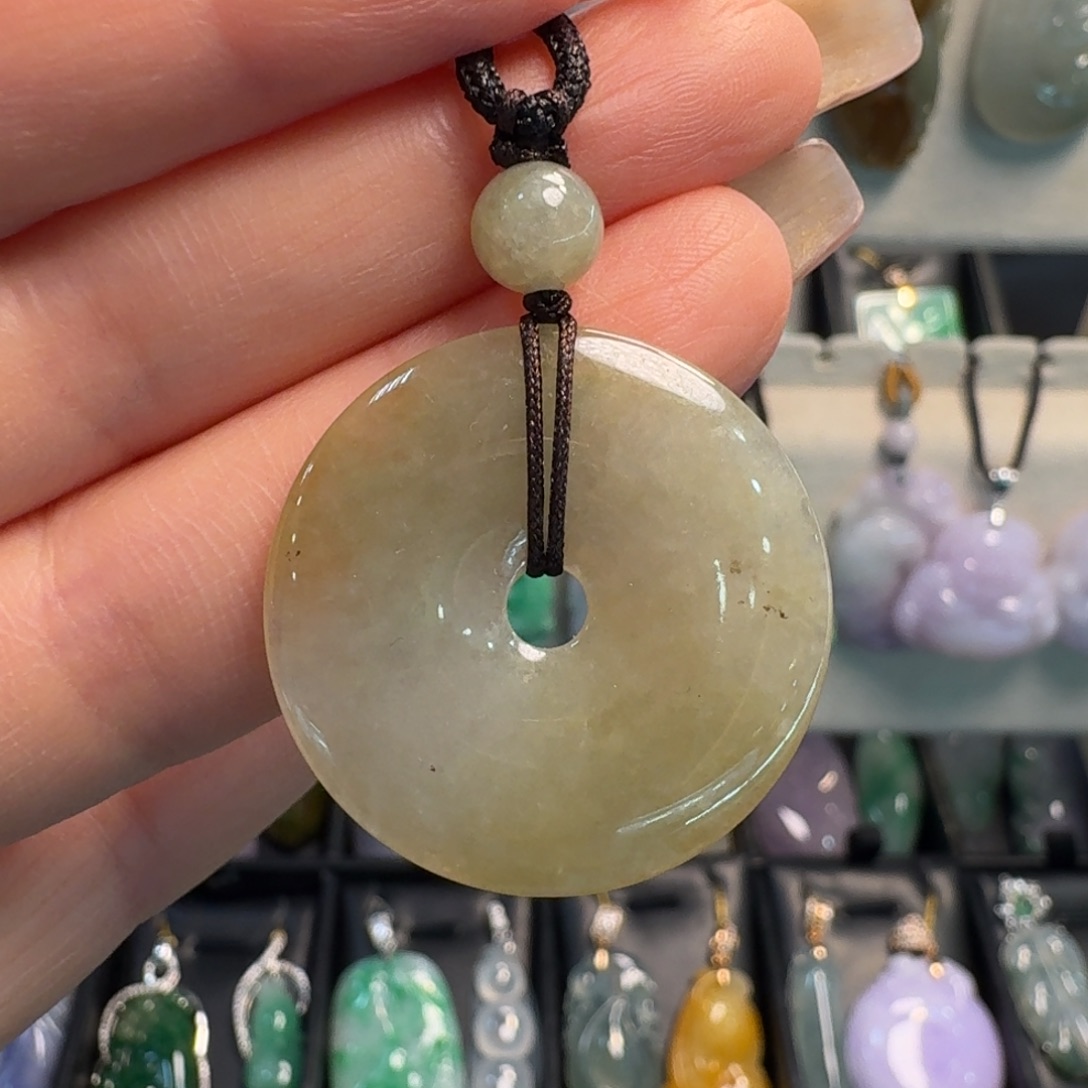 翡翠未镶嵌颈饰平安扣