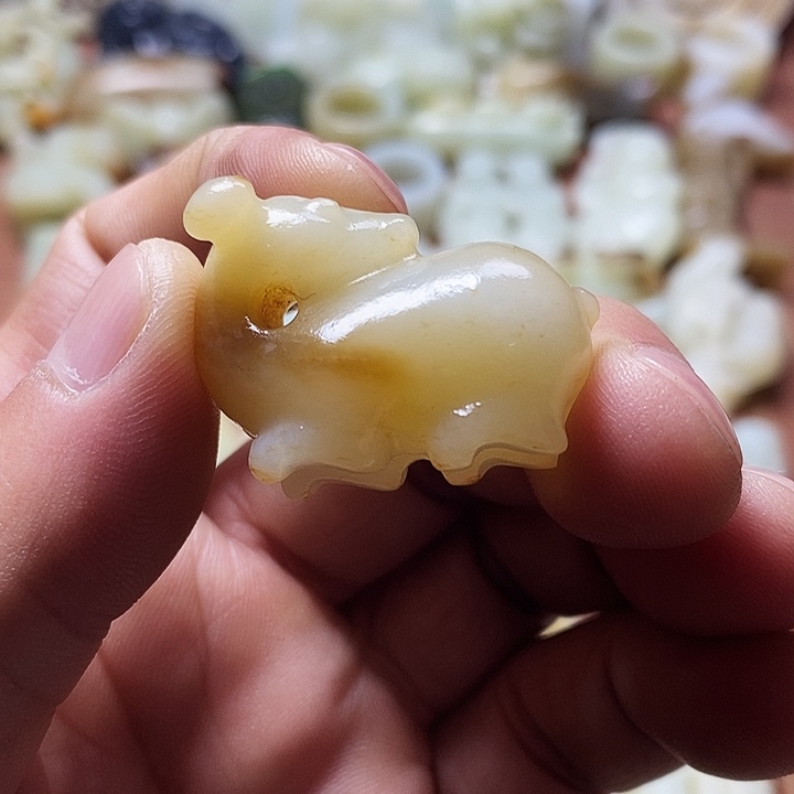 和田玉未镶嵌挂件