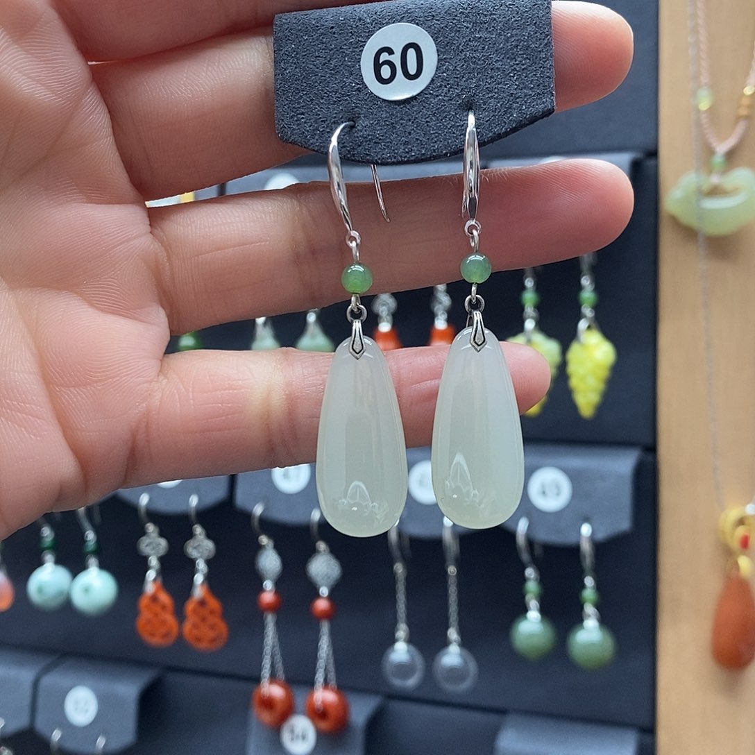 小***关和田玉银S925镶嵌耳饰