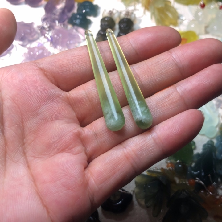 蛇纹石玉未镶嵌耳坠