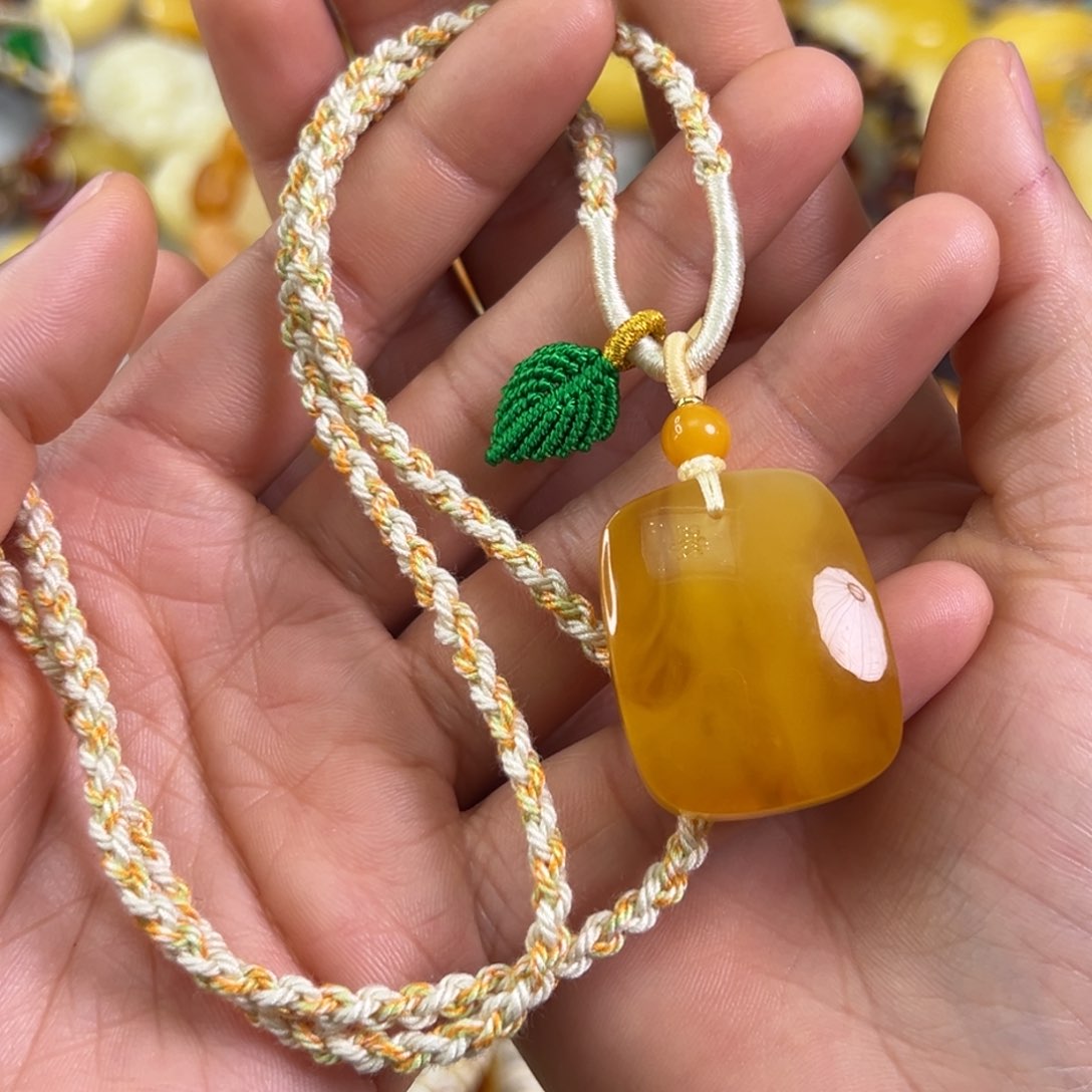 蜜蜡裸石未镶嵌蜜蜡