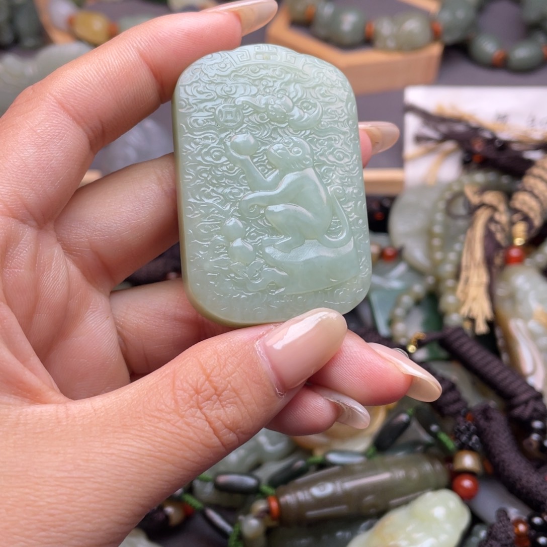 和田玉颈饰未镶嵌生**态