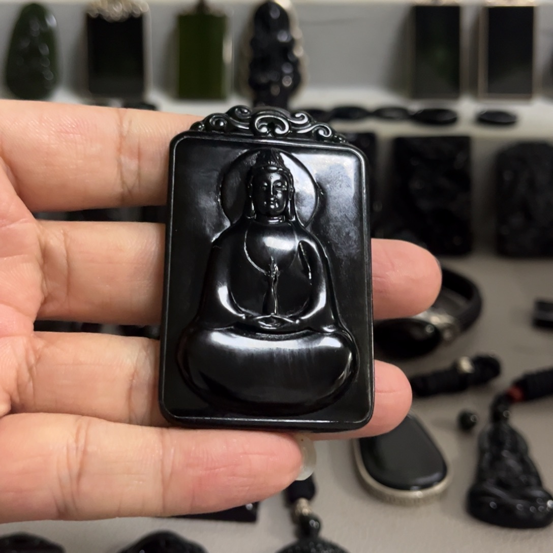 蛇纹石玉未镶嵌颈饰@**侯