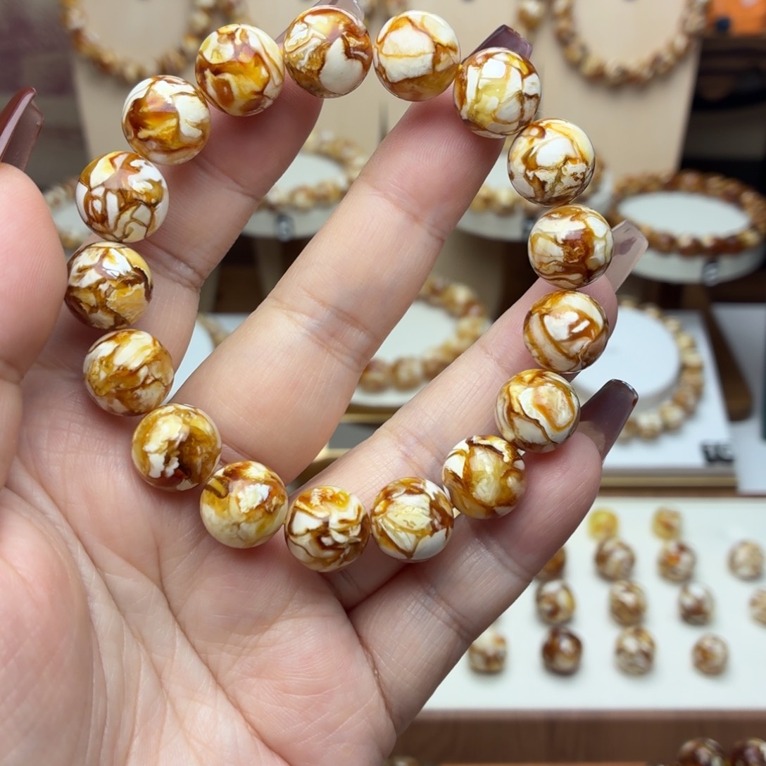 12mm沁色圆珠手串一条