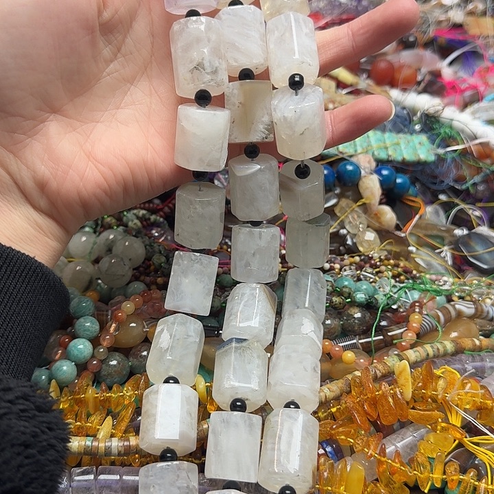 玛瑙/玉髓未镶嵌珠宝半成品一条20x21m水晶玛瑙共生