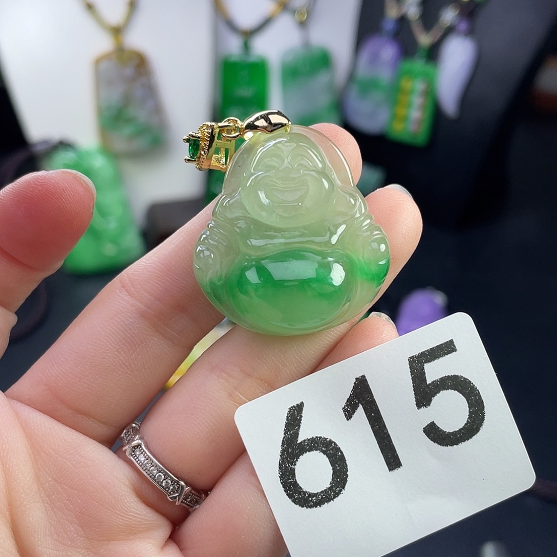 翡翠未镶嵌吊坠(赠链)