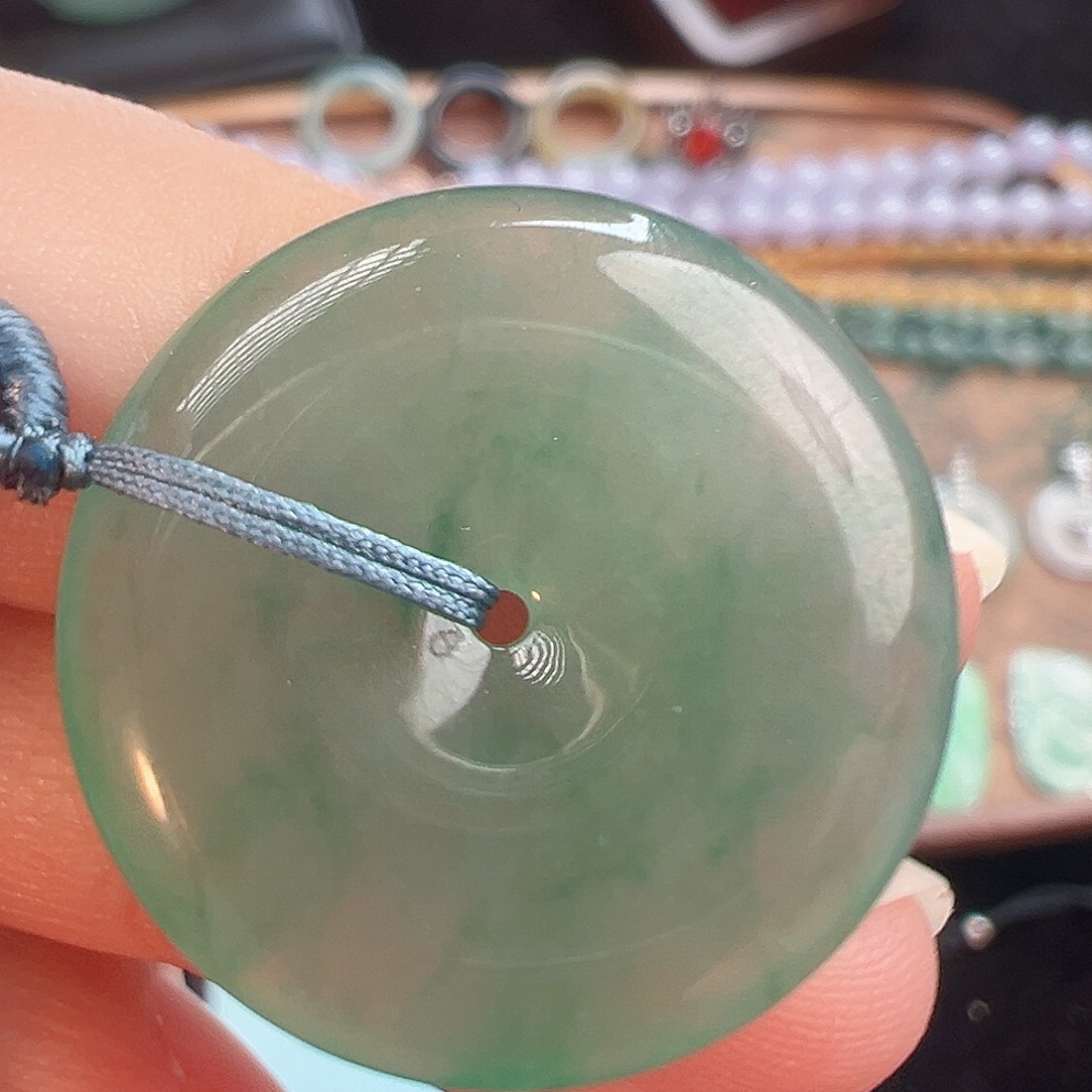 翡翠裸石满绿平安扣