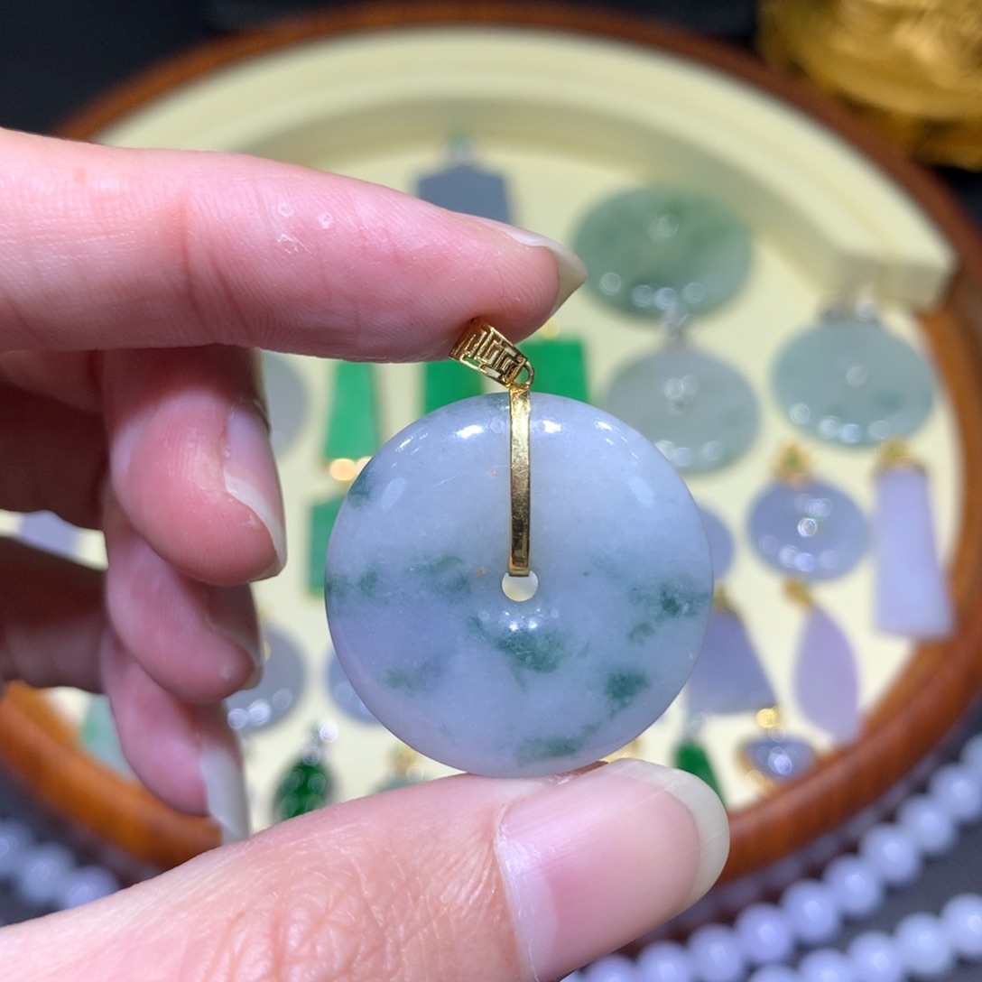 翡翠吊坠(不含链)18K金镶嵌