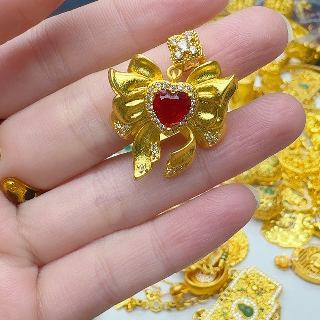 合金红色配石蝴蝶结吊坠