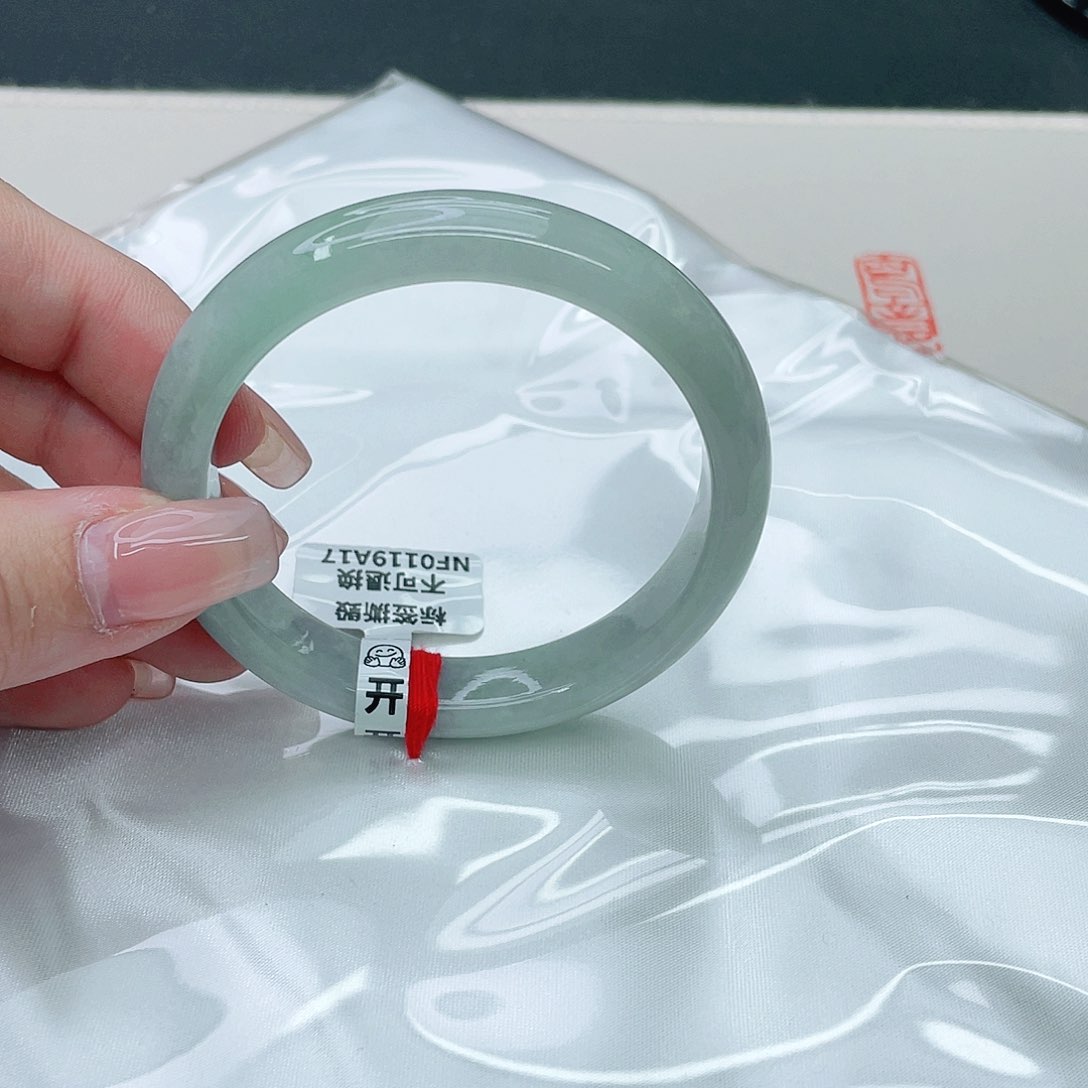 翡翠手镯未镶嵌正54.6