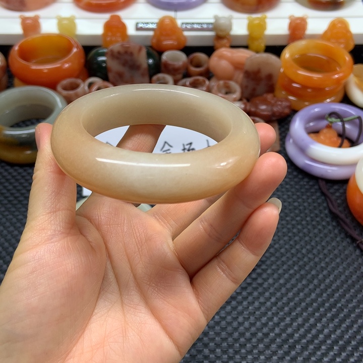 石英质玉未镶嵌手镯