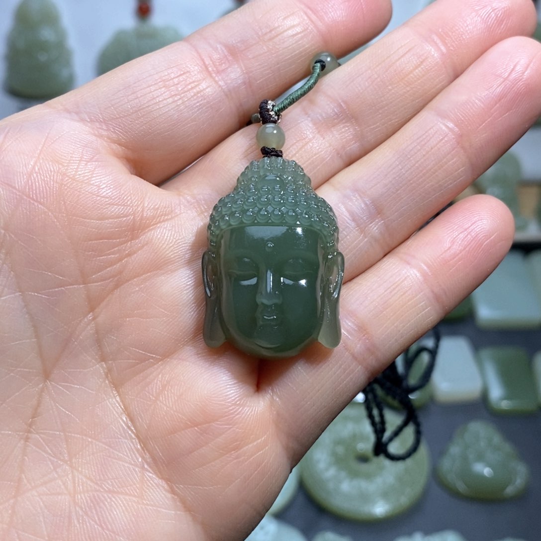 和田玉颈饰未镶嵌?***人
