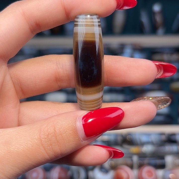 舍***得玛瑙/玉髓合金珠宝奇石