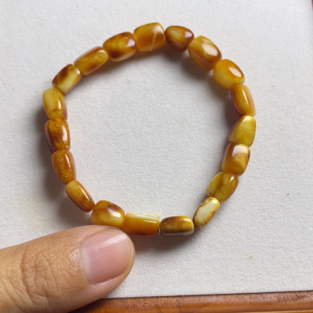 .****琥珀未镶嵌裸石无