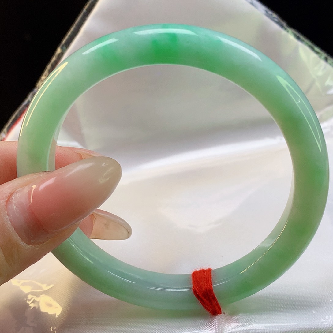 翡翠手镯未镶嵌天然翡翠8330