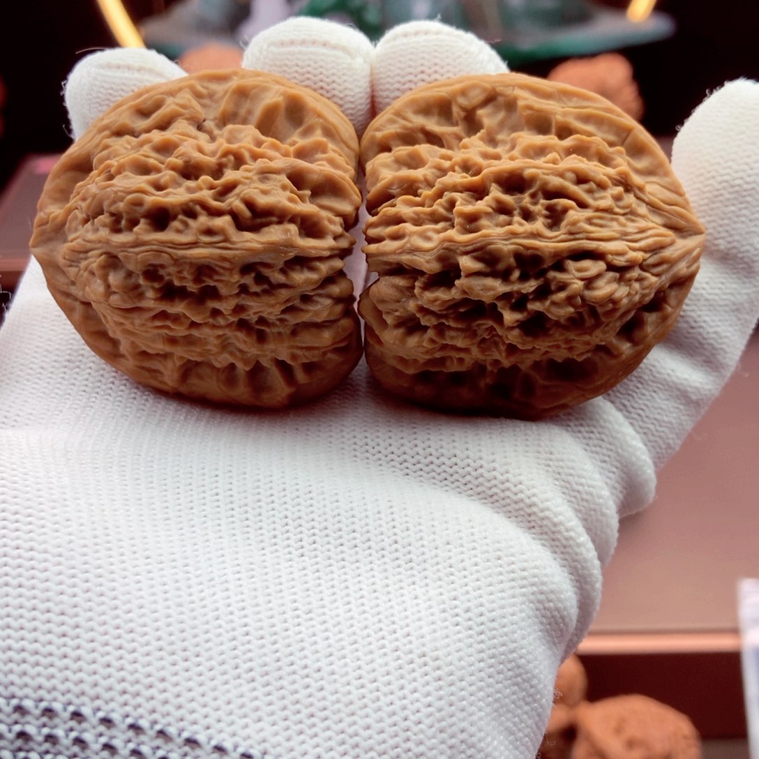 文玩核桃把件正拉丝大凹42.9尺43.2克单克不差