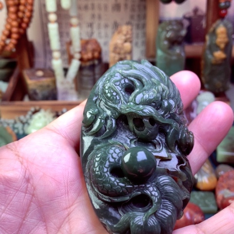 岫岩河磨玉（透闪石质玉）颈饰未镶嵌