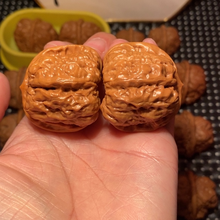 文玩核桃把件一线天开背肌肉蛙