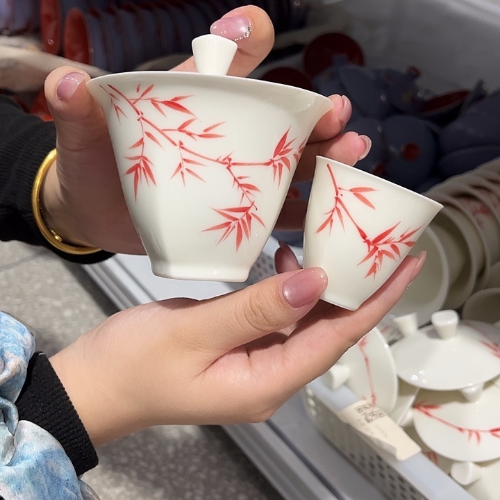 两件套哈哈哈哈哈哈哈