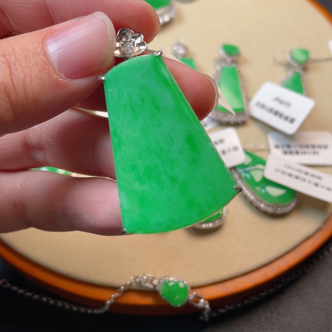 翡翠吊坠(不含链)银S925镶嵌