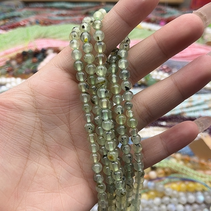 玛瑙/玉髓珠宝半成品未镶嵌一条6mm左右葡萄石