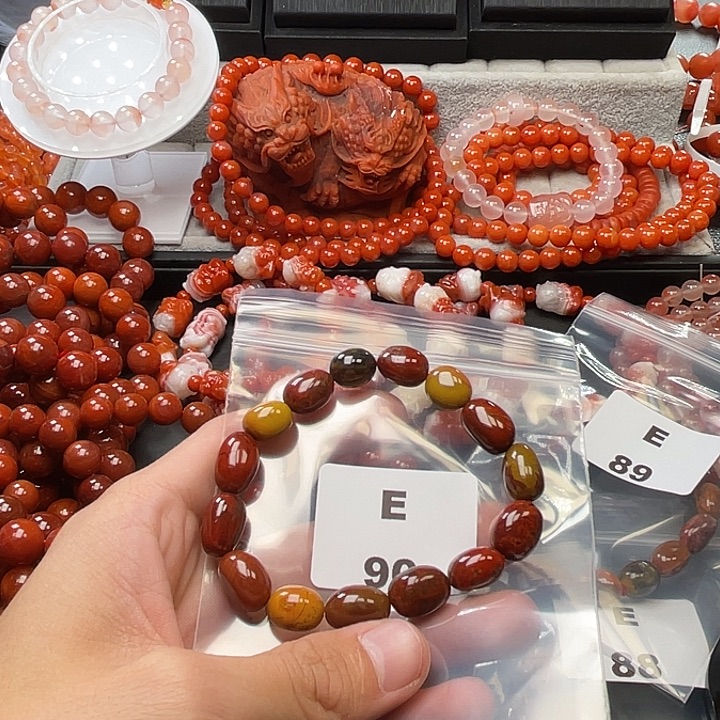 南红玛瑙未镶嵌多样性发货默认微瑕称重10mm