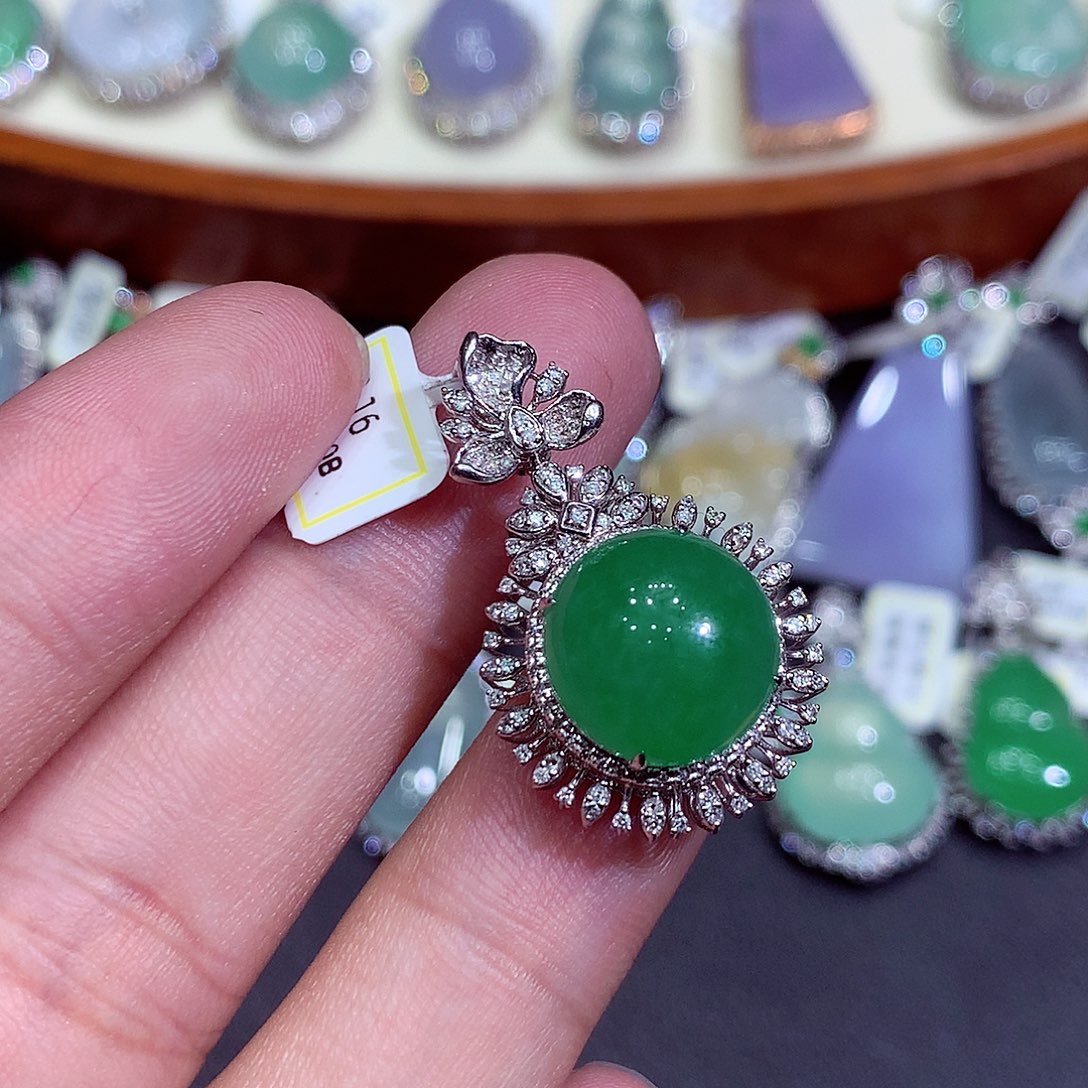 翡翠吊坠(不含链)18K金镶嵌