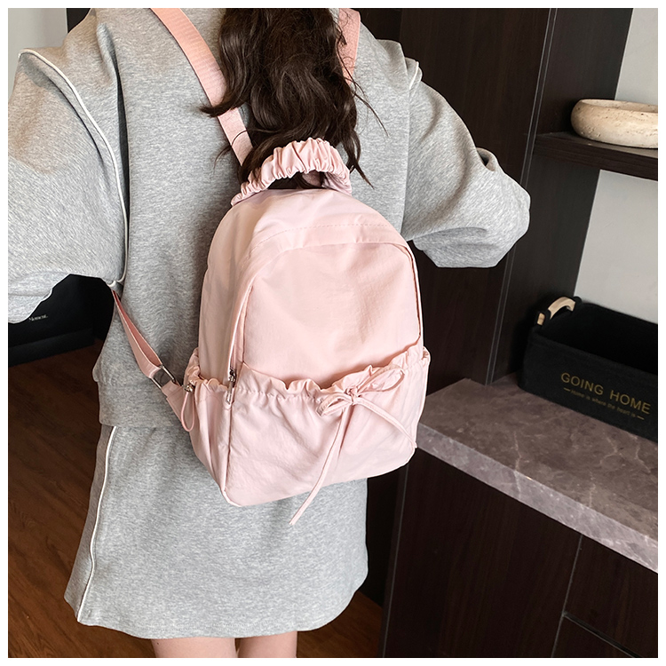 韩国小众设计新款尼龙双肩包旅行户外背包轻便百搭大容量学生书包