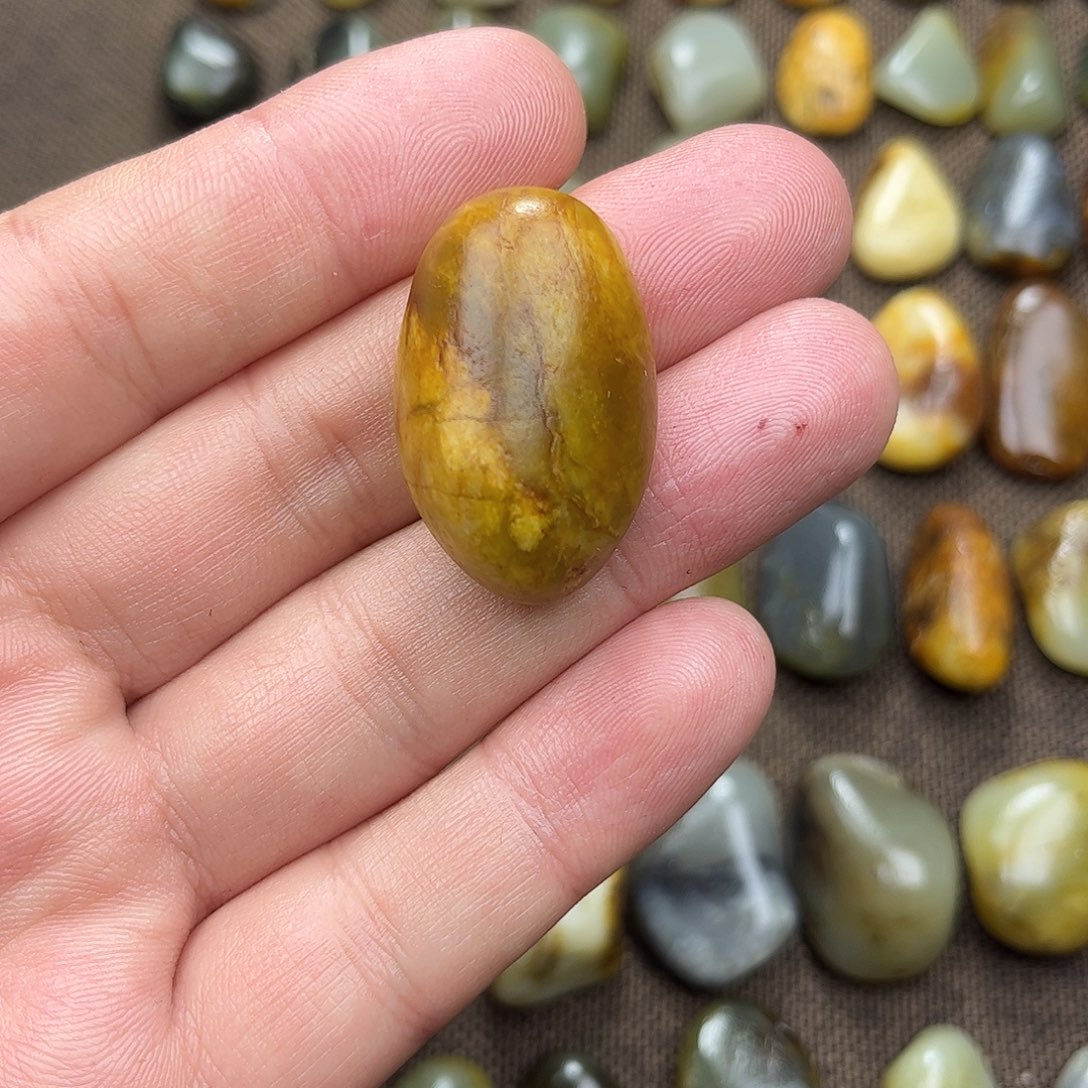 花***林和田玉未镶嵌珠宝奇石