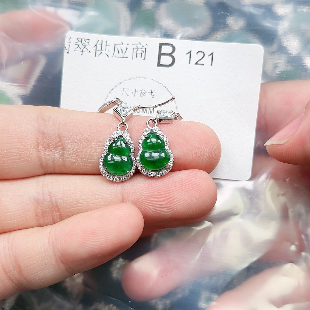 翡翠颈饰未镶嵌翡翠121