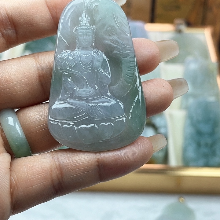 翡翠未镶嵌颈饰全****周天然翡翠A货菩萨