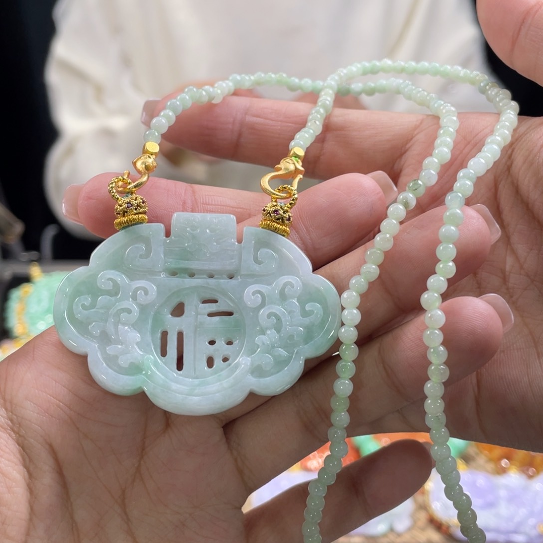翡翠颈饰未镶嵌代编织