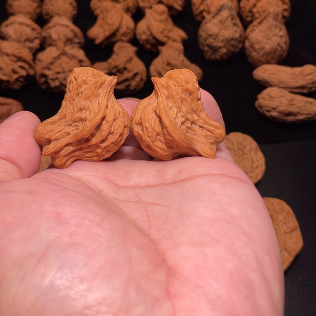 陈***阳文玩核桃吊坠小鸟核桃