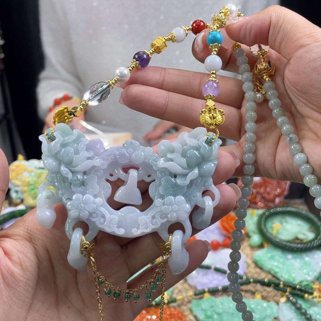 翡翠颈饰未镶嵌代编织