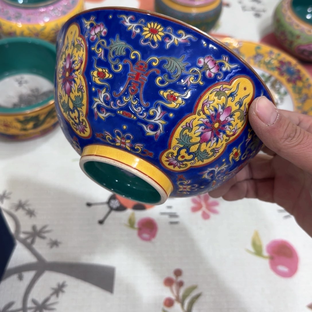 瓷片瓷器上还有两条长线上