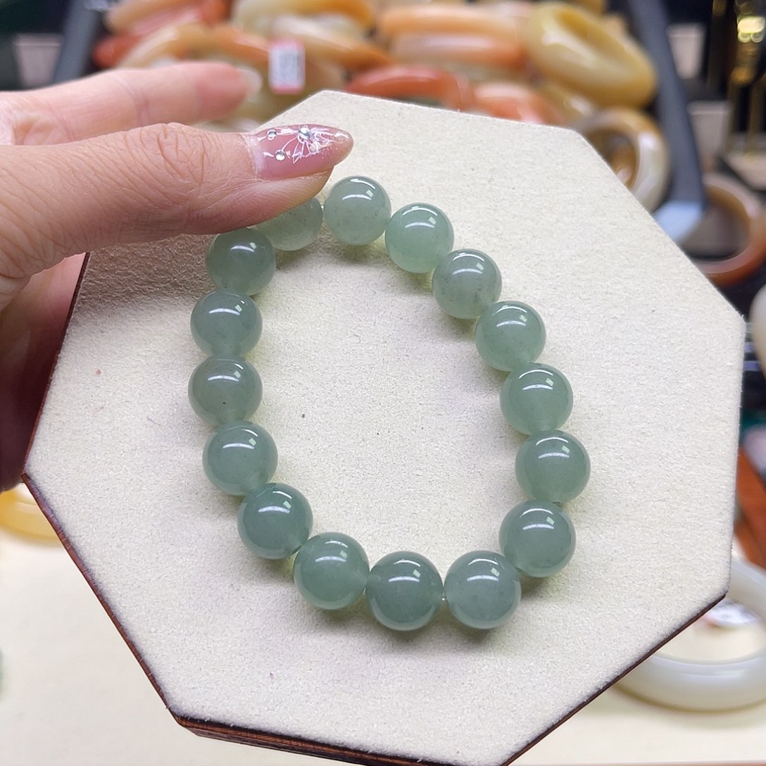 石英岩玉未镶嵌手镯